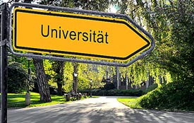 Straßenschild Universität