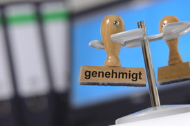 Stempelkarussell mit Stempel „Genehmigt“