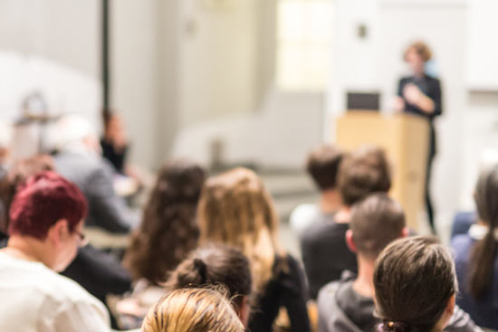 Studierende im Seminar