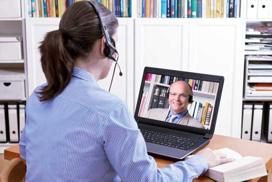 Videointerview, beide Gesprächspartner mit Headset