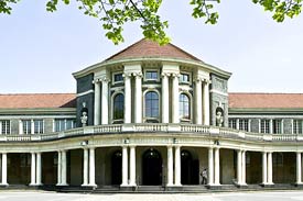 Hauptgebäude