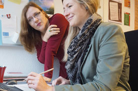 Studentinnen bei der Arbeit