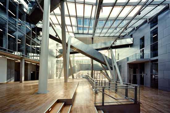Das Foyer im Neubau der Akademie der Bildenden Künste München