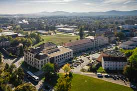 Luftbild der Hochschule mit Blick nach Süden