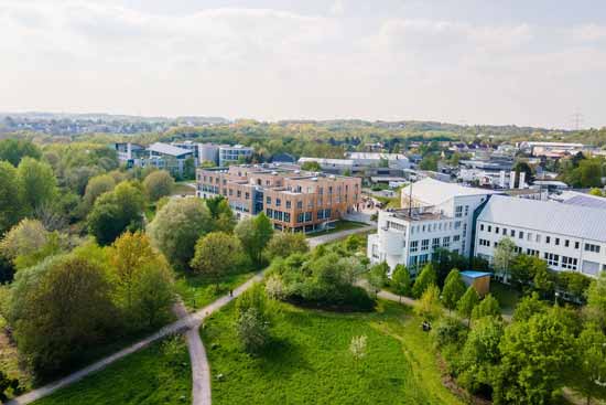 Luftbild mit beiden Gebäuden der Uni Witten/Herdecke