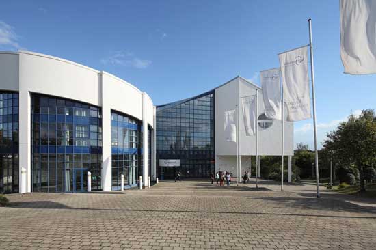 Außenansicht der Universität Witten/Herdecke