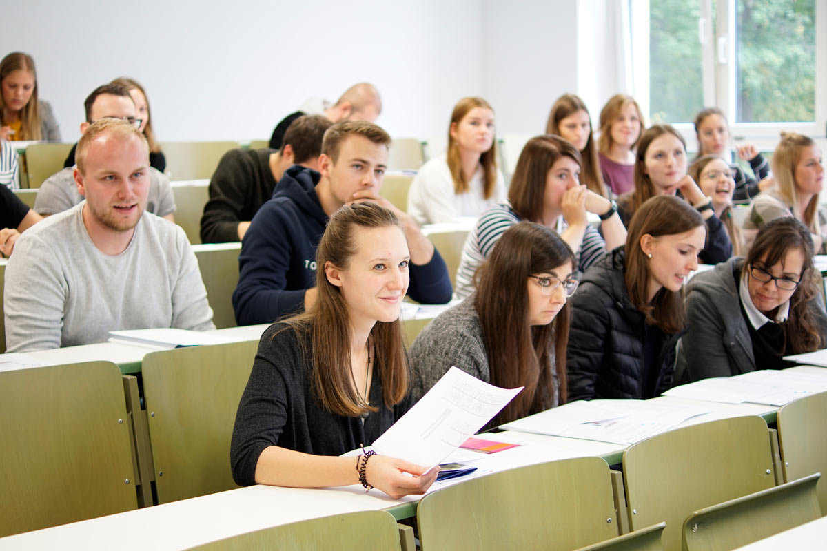 Studierende im Hörsaal
