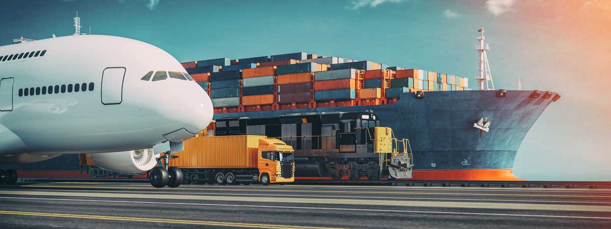 Flugzeug, LKW, Zug, Frachter