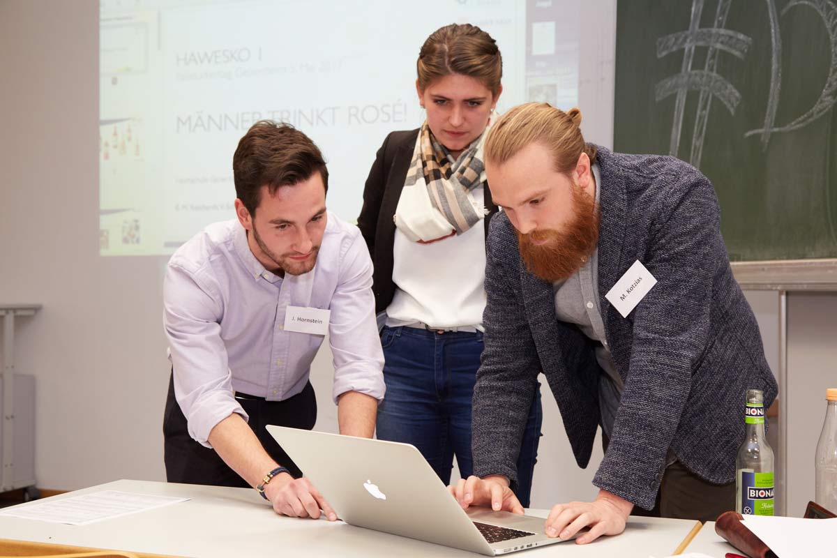 Menschen am Laptop