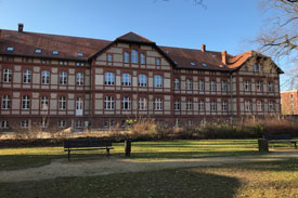 Gebäude der Hochschule