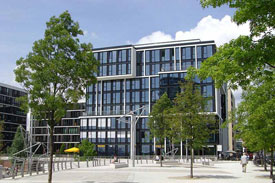 Außenansicht des Gebäude der BSP Berlin – Campus Hamburg