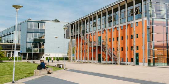 Gebäude und Campus der Uni Freiburg