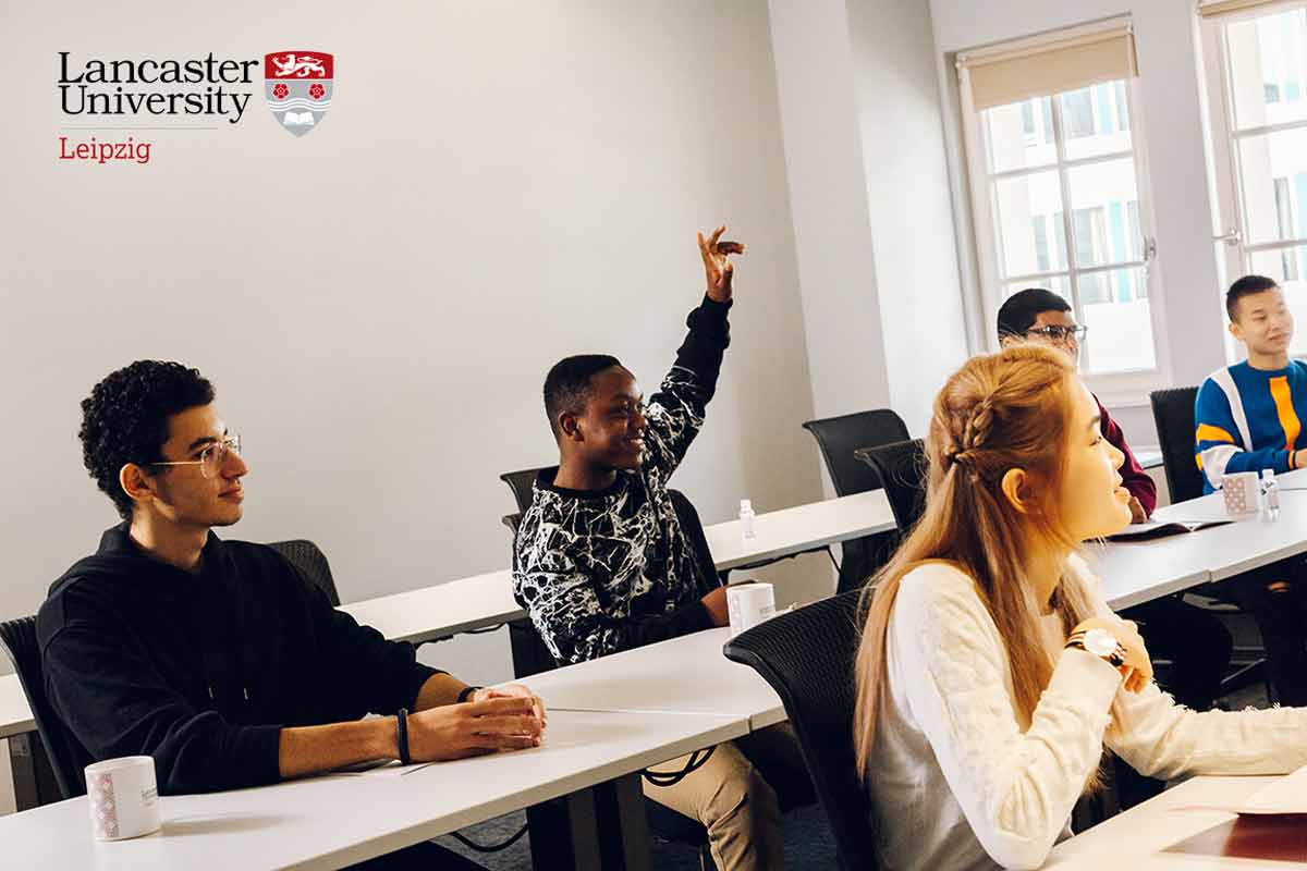 Studierende im Seminar