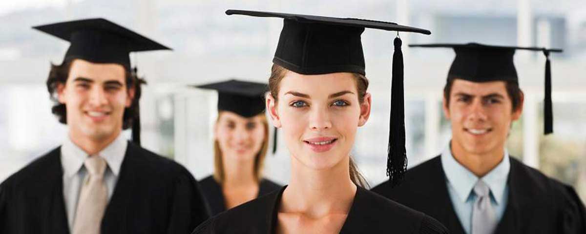 Studium an der European College of Business and Management