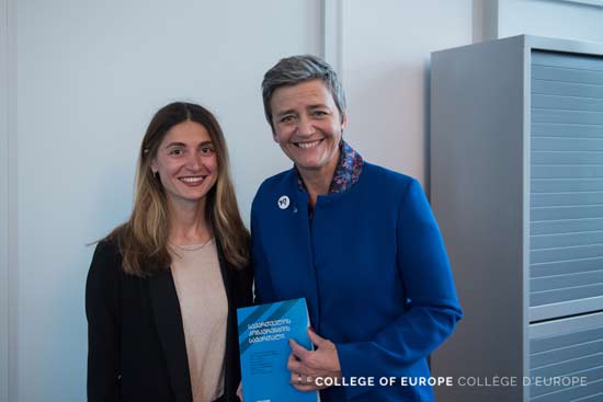 Margarethe Vestager und Studentin