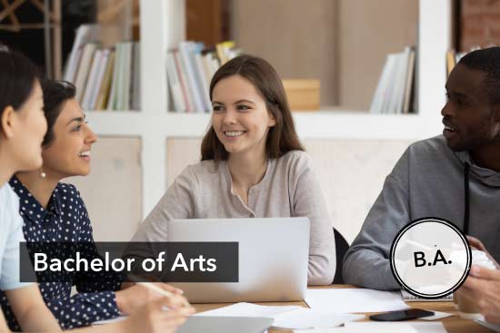 Gruppe Studentinnen und Studenten, Bachelor of Arts, Stempel B.A.