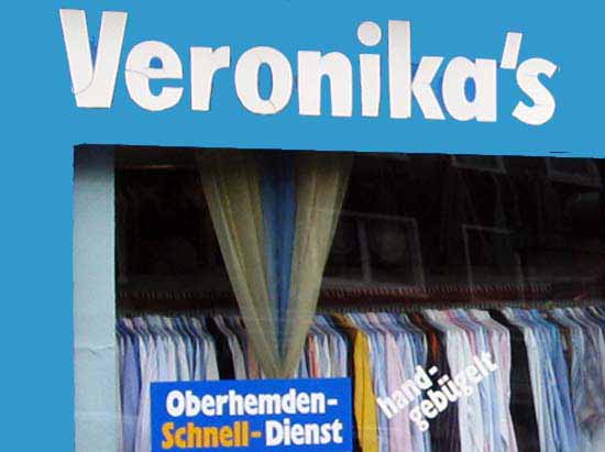 Schaufenster 'Veronika's - Oberhemden-Schnell-Dienst'