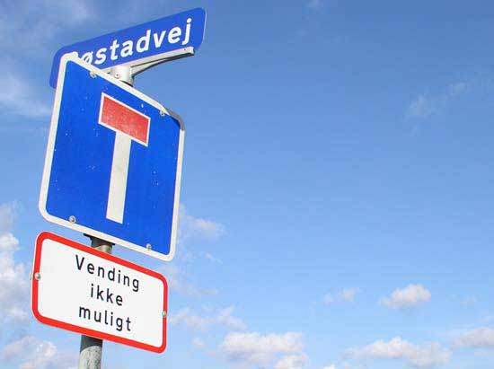 Foto eines Sackgassen-Verkehrsschilds