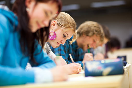 Studierende in einer Vorlesung