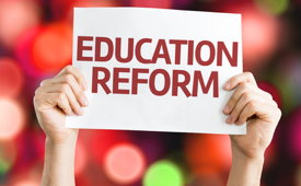 Schild „Education Reform